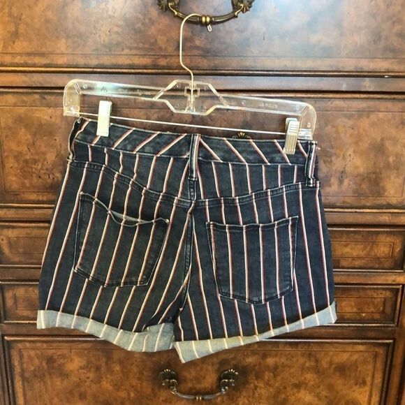Universal Thread blue stripped shorts. - Picture 4 of 9